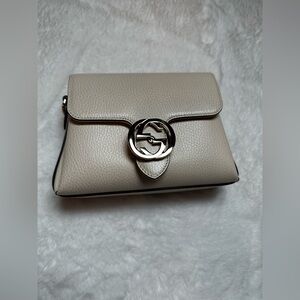 Gucci Beige Leather bag with gold GG buck